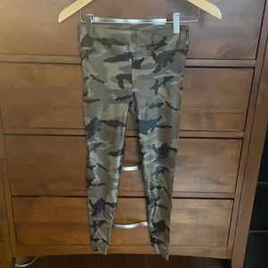 Koral Camo Leggings